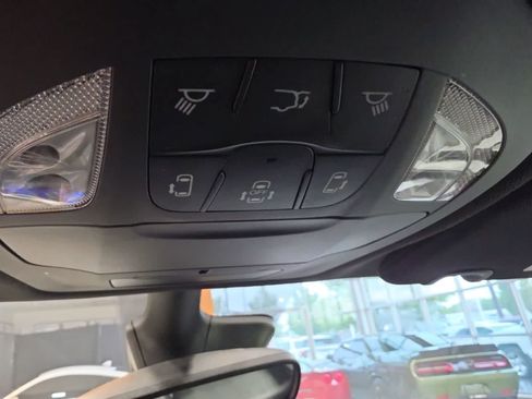 Used 2026 Chrysler Pacifica Select FWD image 23