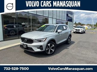 Certified 2025 Volvo XC40 B5 Plus AWD/4WD video 1