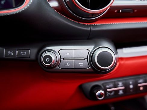 Used 2022 Ferrari 812 GTS image 63