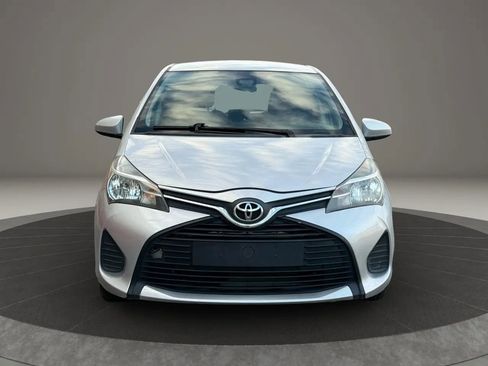 Used 2017 Toyota Yaris L image 2