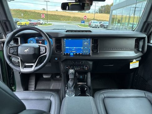 New 2025 Ford Bronco Badlands w/ Sasquatch Package image 3