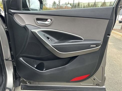 Used 2018 Hyundai Santa Fe Sport image 24