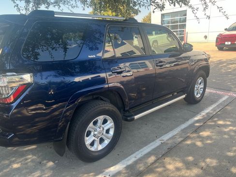Used 2020 Toyota 4Runner SR5 Premium w/ Moonroof Package AWD/4WD image 4