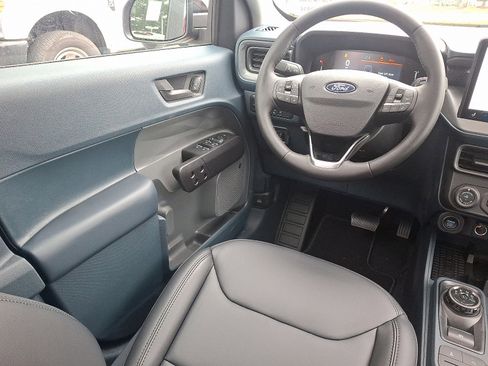 New 2025 Ford Maverick Lariat w/ Black Appearance Package image 9