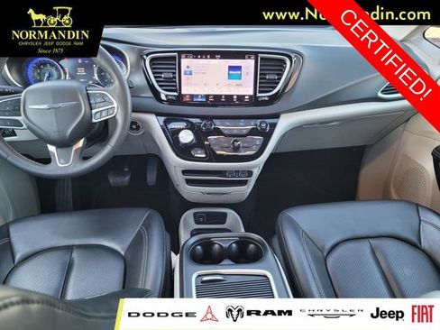 Certified 2023 Chrysler Pacifica Touring-L FWD image 6
