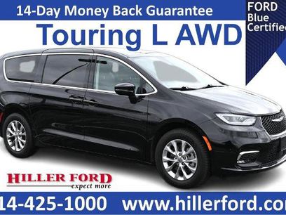 Used 2024 Chrysler Pacifica Touring-L