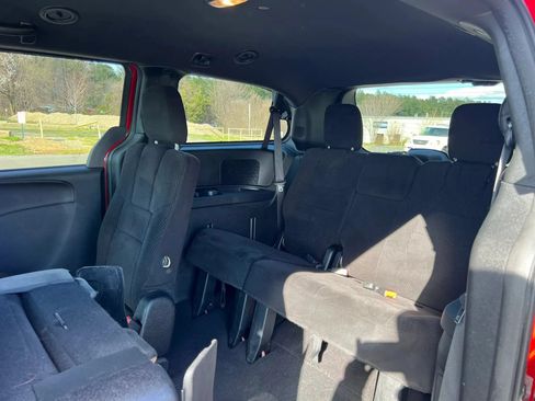 Used 2014 Dodge Grand Caravan SXT w/ UConnect Hands-Free Group FWD image 13