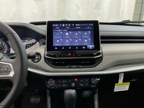 New 2026 Jeep Compass Limited AWD/4WD image 17