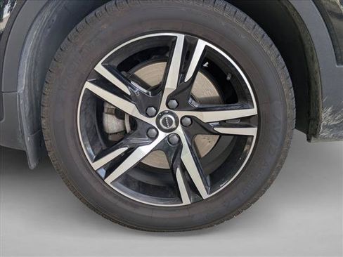 Used 2023 Volvo XC40 B5 Plus w/ Driver Assist Package AWD/4WD image 9