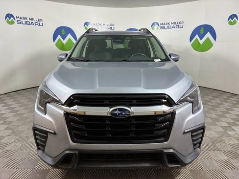 Used 2024 Subaru Ascent Premium w/ Convenience Package image 2