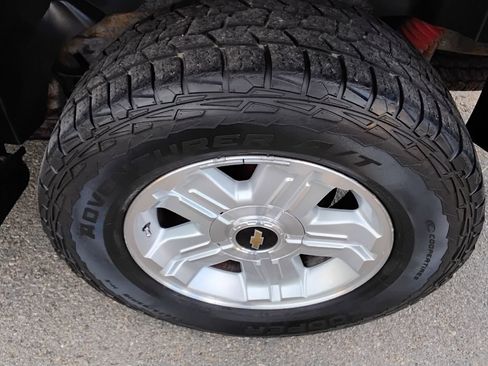 Used 2005 Chevrolet Avalanche LS w/ Avalanche South-West Package image 19