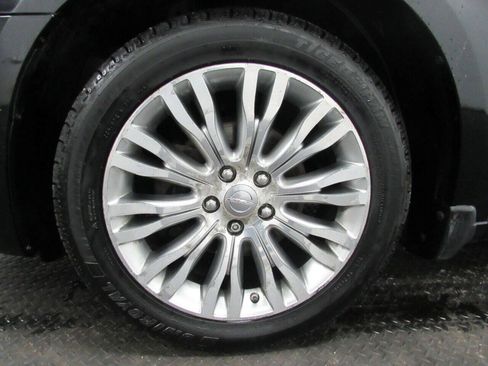 Used 2011 Chrysler 200 Limited FWD image 20