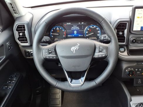 Used 2023 Ford Bronco Sport Outer Banks w/ Tech Package AWD/4WD image 12