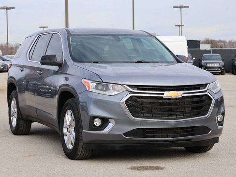 Used 2021 Chevrolet Traverse LS FWD image 4