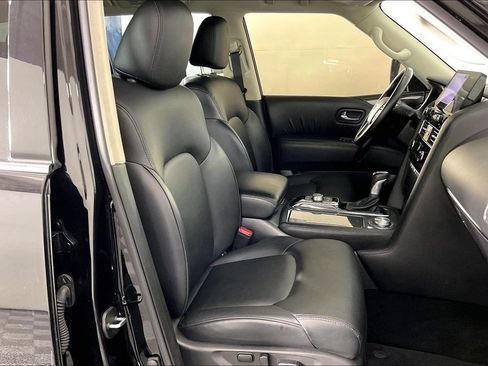 Used 2024 Nissan Armada SV AWD/4WD image 9