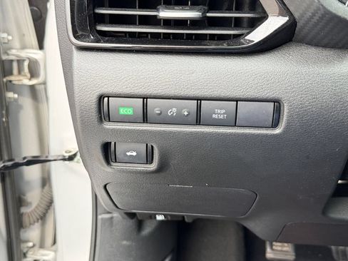 Used 2023 Nissan Sentra SV FWD image 28