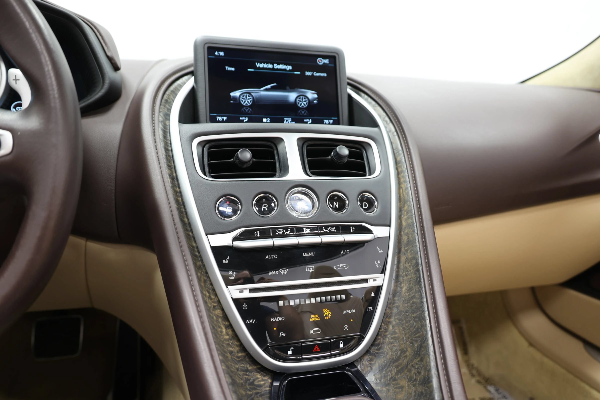 Used 2019 Aston Martin DB11 Volante RWD image 42
