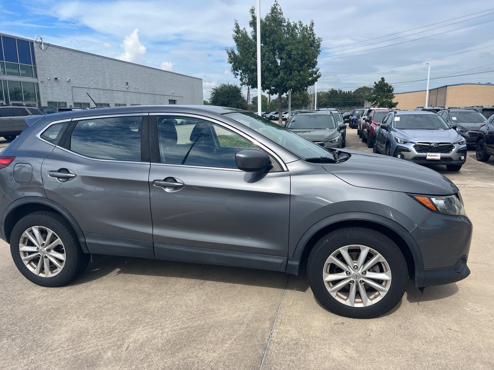 Used 2017 Nissan Rogue Sport S w/ S Appearance Package AWD/4WD image 3