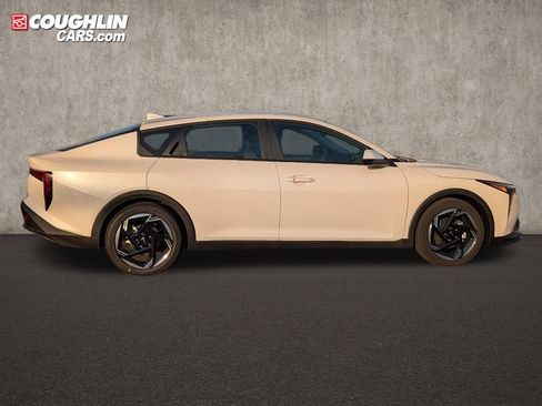 New 2025 Kia K4 EX image 8