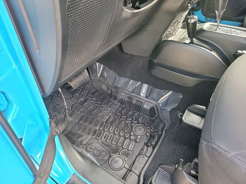 Used 2017 Jeep Wrangler Sport image 37