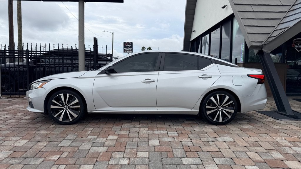 Used 2020 Nissan Altima 2.5 SR FWD image 9