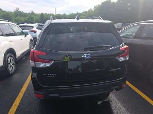 Used 2021 Subaru Forester Premium AWD/4WD image 3