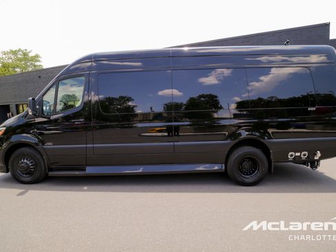 Used 2024 Mercedes-Benz Sprinter 3500 w/ Parking Package image 5