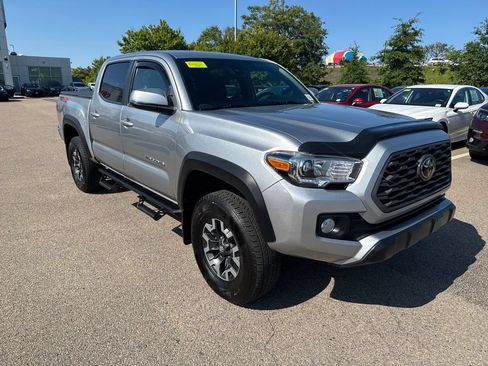Used 2022 Toyota Tacoma TRD Off-Road AWD/4WD image 10