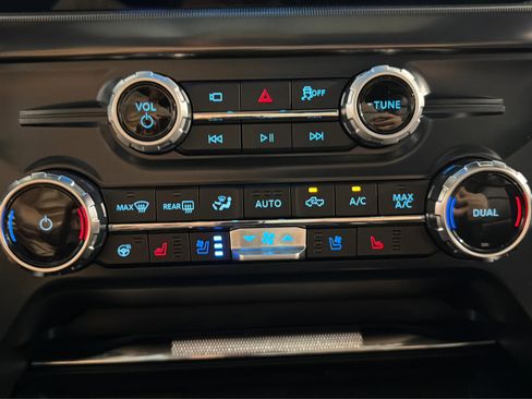 Used 2025 Ford F150 Raptor AWD/4WD image 34