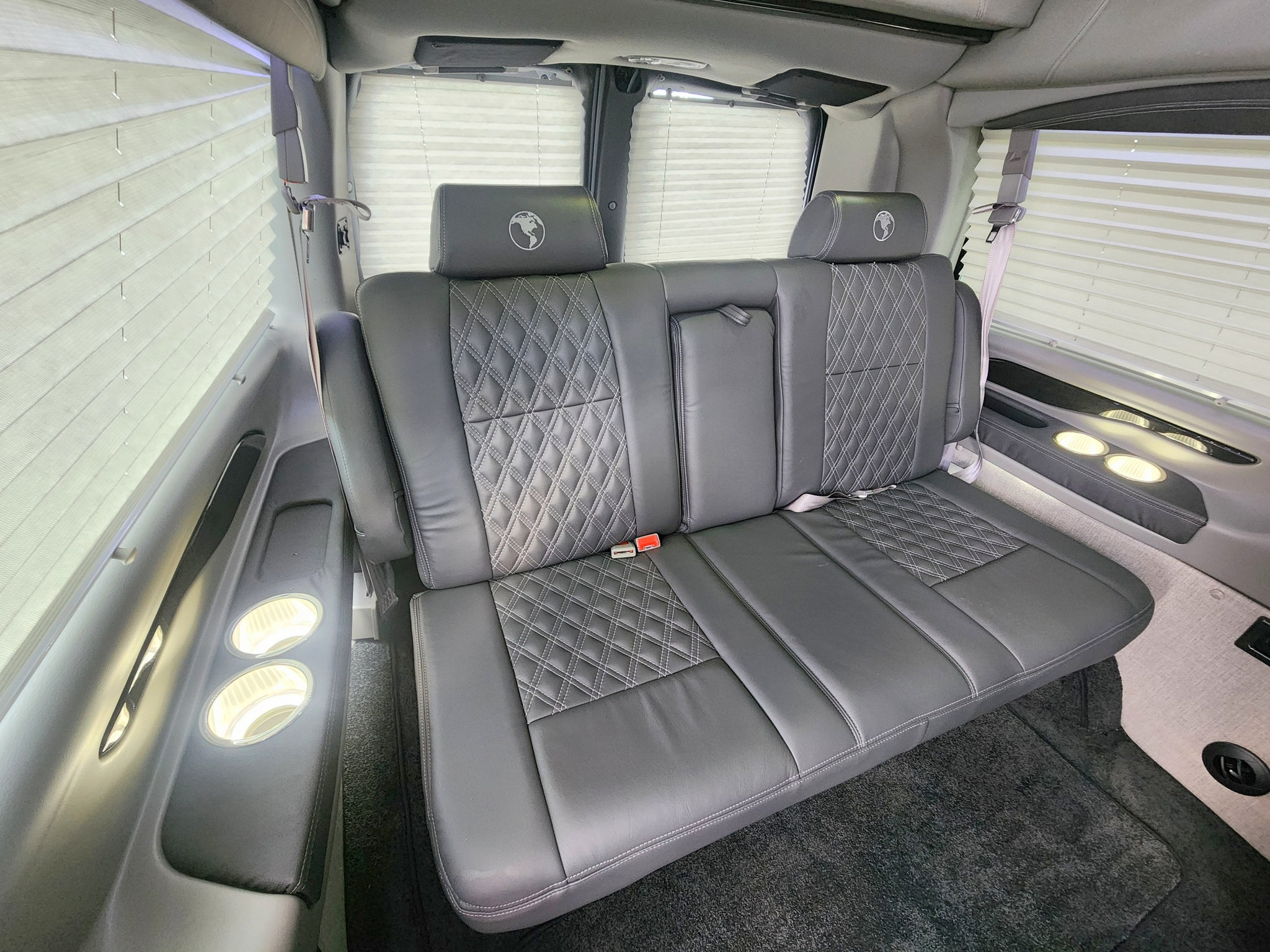 Used 2026 Chevrolet Express 2500 w/ Driver Convenience Package RWD image 6