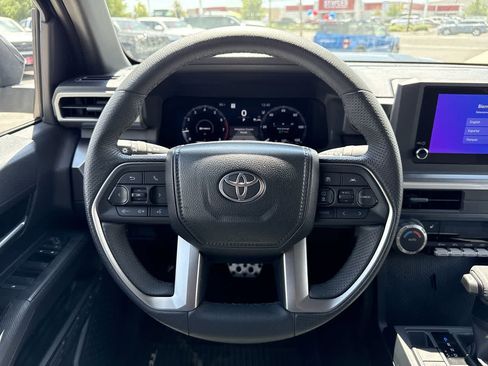 Used 2025 Toyota Tacoma TRD Sport AWD/4WD image 16