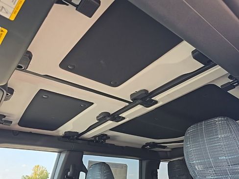 New 2025 Ford Bronco Heritage Edition AWD/4WD image 18