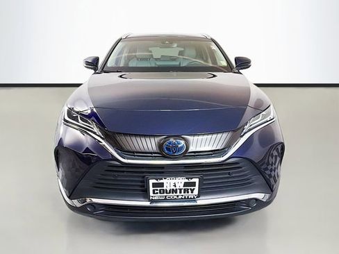 Used 2021 Toyota Venza XLE w/ Softex Package AWD/4WD image 2