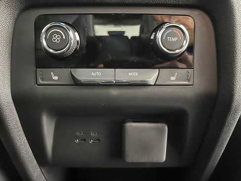 New 2026 Chevrolet Traverse High Country AWD/4WD image 19