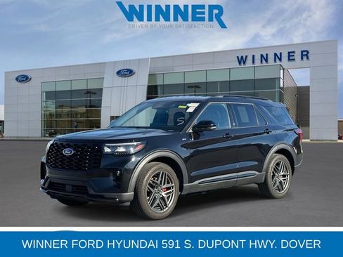 Used 2025 Ford Explorer ST-Line w/ ST-Line Street Pack image 1