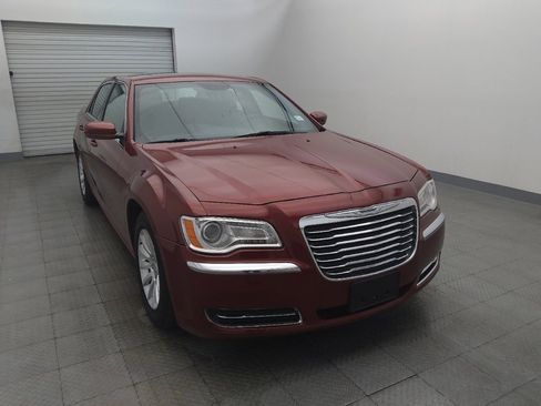 Used 2014 Chrysler 300 RWD image 13