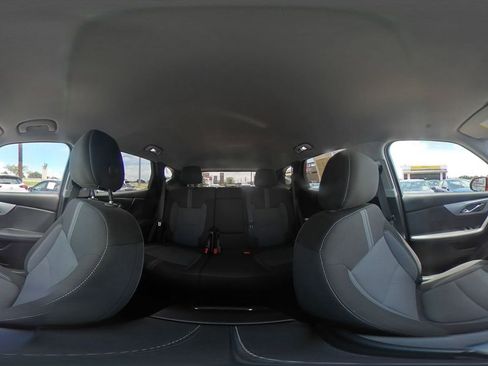 Used 2025 Chevrolet Blazer LT FWD image 43