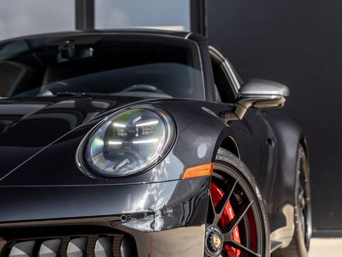 Certified 2026 Porsche 911 Carrera 4 GTS AWD/4WD image 18