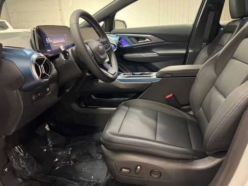New 2026 Chevrolet Equinox EV LT AWD/4WD image 9