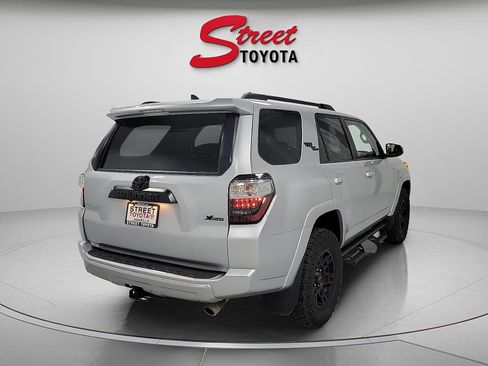 Certified 2024 Toyota 4Runner TRD Off-Road Premium w/ Moonroof Package AWD/4WD image 4