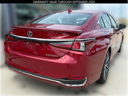 Used 2025 Lexus ES 300h w/ Premium Package FWD image 10