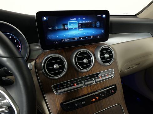 Used 2022 Mercedes-Benz GLC 300 4MATIC image 46