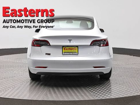 Used 2022 Tesla Model 3 RWD image 6