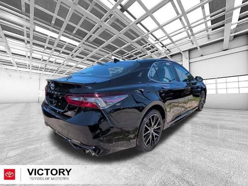 Used 2024 Toyota Camry SE FWD image 3