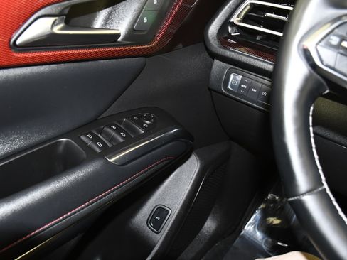 Used 2025 Chevrolet Traverse Z71 AWD/4WD image 31