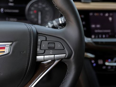 Used 2023 Cadillac XT6 Premium Luxury w/ Platinum Package FWD image 16
