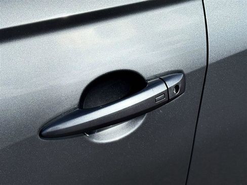 Used 2023 Nissan Altima 2.5 SR image 14