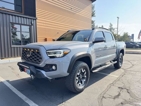 Used 2020 Toyota Tacoma TRD Off-Road w/ Technology Package AWD/4WD image 1