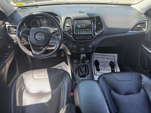 Used 2019 Jeep Cherokee Limited AWD/4WD image 13