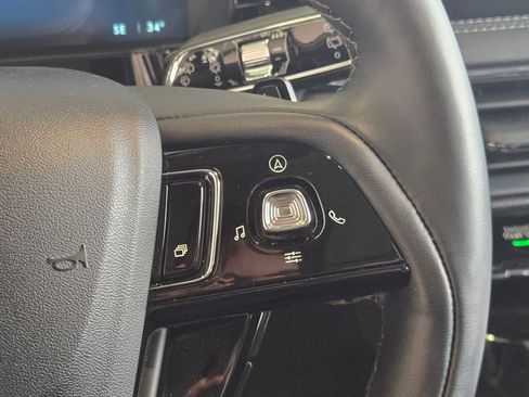 Used 2025 Lincoln Corsair Reserve w/ Jet Appearance Package image 16